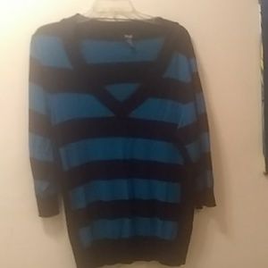 3x Teal and black sweater